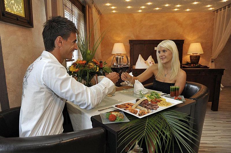 "Das Schlafzimmer" Erlebnis & Boutiquehotel - Ehemals Hacienda Mexicana ชปิททาลอันแดร์เดรา ห้อง รูปภาพ